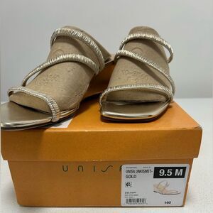 Unisa Women's Tan and Gold Sandals 9.5